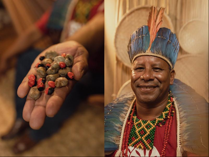 Sementes e retrato de Alfredo Santana Ferreira, cacique Pataxó e coletor da Cooperativa de Plantadores de Mata Atlântica (COOPLANGÉ). Foto tirada durante o II Encontro do Redário que aconteceu na Aldeia Multiétnica em Alto Paraíso – GO, entre os dias 29 de maio a 5 de julho de 2023