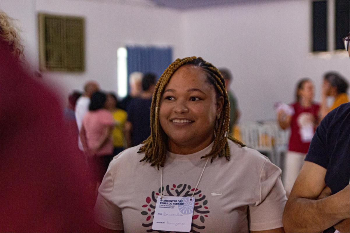 Edianilha Pereira Ribas (Nina) aparece sorrindo em foto
